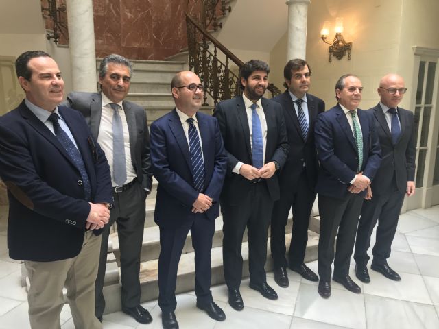 Fernando López Miras se reúne con el presidente de la Cámara de Comercio de Cartagena - 1, Foto 1