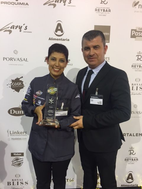 Una formadora del Centro de Cualificación Turística de Murcia gana el III Concurso Camarero del Año 2018 - 1, Foto 1