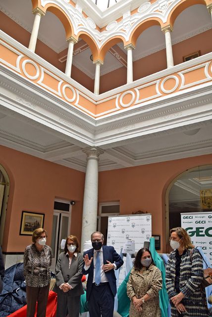 Acto solidario de entrega de telas por el Ateneo de Sevilla - 3, Foto 3