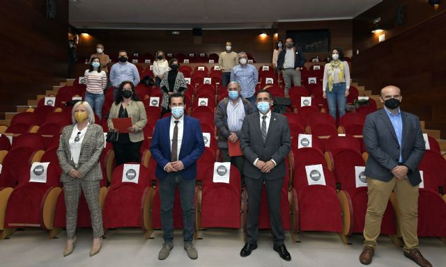 Representantes vecinales de los barrios del sur piden autobuses, vigilancia y limpieza tras años de abandono - 2, Foto 2