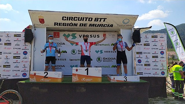    [Corredores de Terra Sport Cycling Team copan los tres escalones de pdium en el Campeonato Regional de Bike Maratn XCM, Foto 5