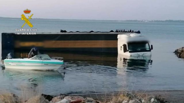 La Guardia Civil desarticula una importante red que suministraba grandes cantidades de hachís a otros grupos criminales - 3, Foto 3