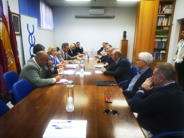 COEC solicita transfer desde el aeropuerto de Corvera para los viajeros a su destino - 2, Foto 2