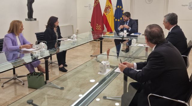 Fernando López Miras recibe a la presidenta de la UCAM, María Dolores García - 1, Foto 1