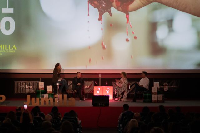 La DOP Jumilla reúne a diversas personalidades del mundo del arte y la cultura en la presentación de diálogos de arte y vino en Murcia - 4, Foto 4