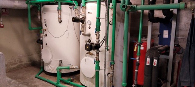 Vuelve a estar disponible el agua caliente de las duchas de la piscina climatizada - 1, Foto 1