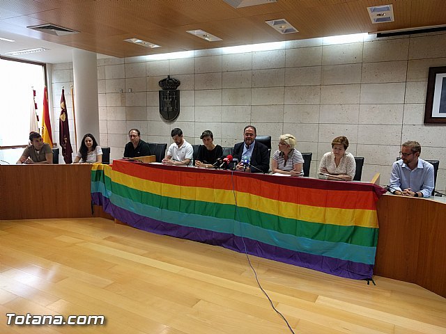 Lestura manifesto World Day Against Homophobia, Lesbophobia, Biphobia and Transphobia, Foto 1