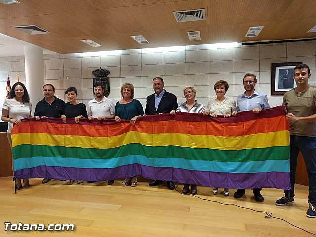 Lectura manifiesto Día Mundial Contra la Homofobia, Lesbofobia, Bifobia y Transfobia, Foto 2