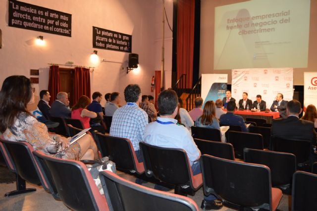 Los asociados de ASECOM se informan sobre ciberseguridad con una charla en Lorquí - 4, Foto 4