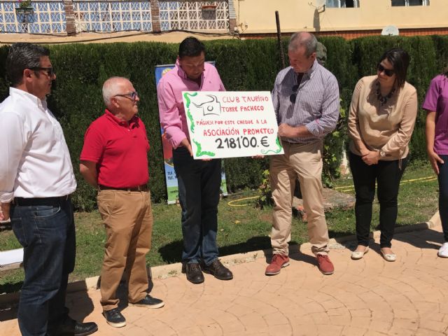 El Club Taurino de Torre-Pacheco hace entrega a PROMETEO de 2.181 euros - 2, Foto 2