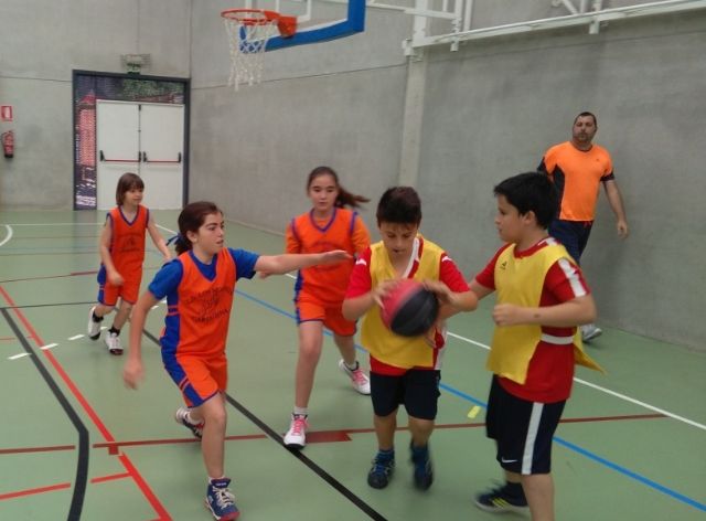 Seis equipos de Totana participaron en los cuartos de final de la Fase Regional de Baloncesto, Balonmano, Fútbol Sala y Voleibol, Foto 9
