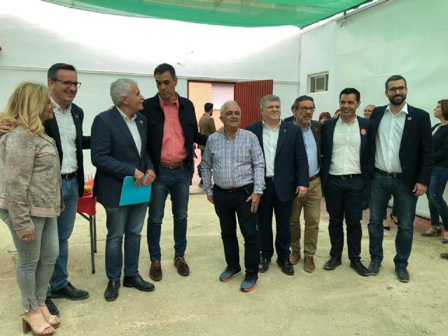 Francisco Saavedra entrega una carta al presidente del Gobierno de España para que solucione los problemas del ferrocarril en Alcantarilla - 4, Foto 4