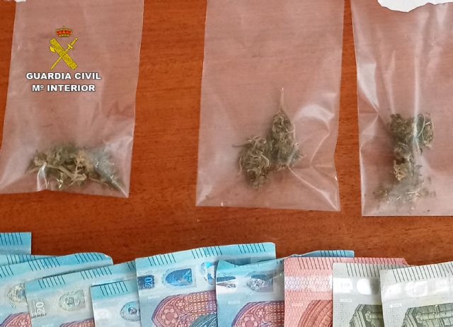 La Guardia Civil desmantela un punto de venta de droga a domicilio en Fortuna - 2, Foto 2