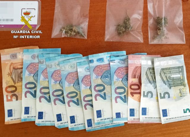 La Guardia Civil desmantela un punto de venta de droga a domicilio en Fortuna - 3, Foto 3