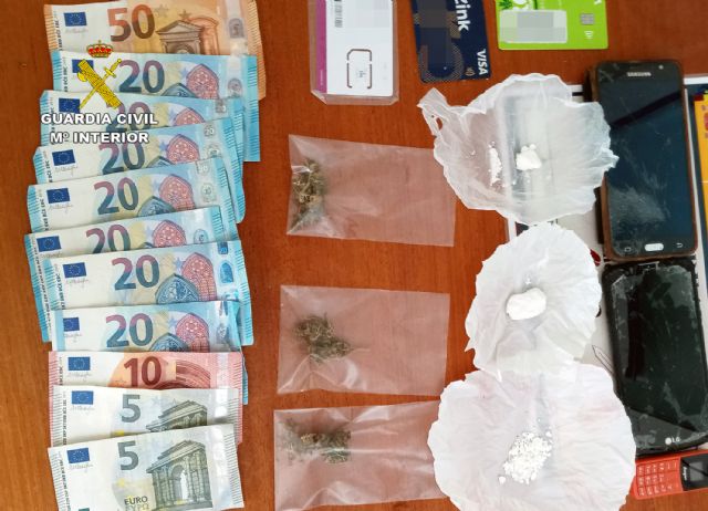 La Guardia Civil desmantela un punto de venta de droga a domicilio en Fortuna - 4, Foto 4