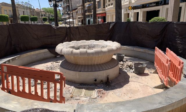 Comienzan las obras de arreglo de las fuentes de las calles Mula y Mayor - 2, Foto 2