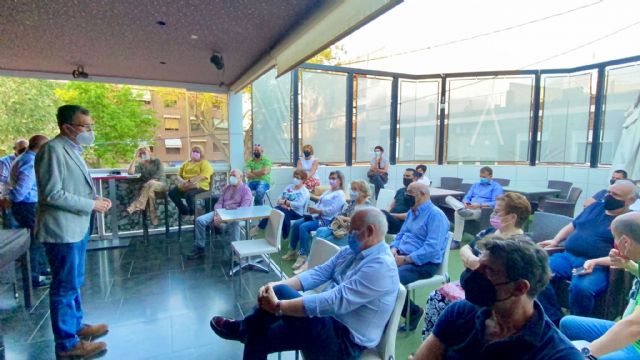 Ballesta arropa al nuevo portavoz del PP en Beniaján rodeado de su equipo - 3, Foto 3