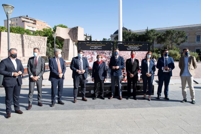 López Miras y Martínez-Almeida inauguran la exposición fotográfica de la fiestas de Caravaca de la Cruz - 2, Foto 2
