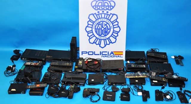 La Policía Nacional inspecciona 166 establecimientos por distribución ilícita de señal de televisión de partidos de fútbol - 1, Foto 1