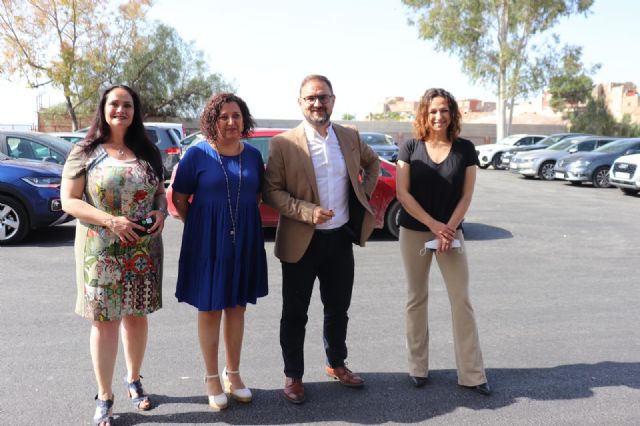 El Ayuntamiento de Lorca inicia los trabajos de reasfaltado del acceso y el aparcamiento del Colegio San Cristóbal y la Calle Pareja - 3, Foto 3