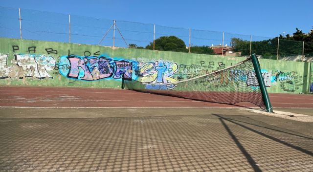 MC exigirá el arreglo de las pistas deportivas de Cala Flores - 2, Foto 2