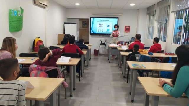 Amazon financia un proyecto de ayuda escolar de Cruz Roja Juventud en Murcia - 3, Foto 3