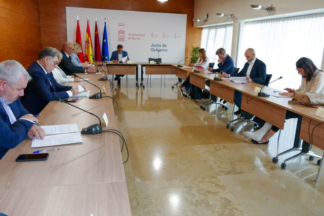 Aprobada la instalación de toldos de sombraje correderos en 15 colegios públicos de Murcia - 1, Foto 1