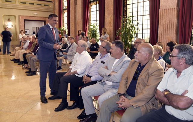 El Ayuntamiento de Murcia homenajea a 69 trabajadores jubilados - 4, Foto 4