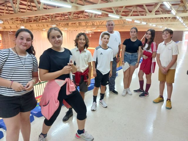 Los niños y niñas del Consejo Municipal de Infancia y Adolescencia visitan las instalaciones deportivas de Torre Pacheco - 1, Foto 1
