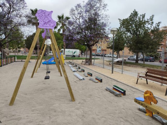 Los vecinos de El Palmar estrenan un renovado Parque Infantil, nuevo asfaltado, y mejoras en vías y calles con una inversión de 240.000 euros - 3, Foto 3