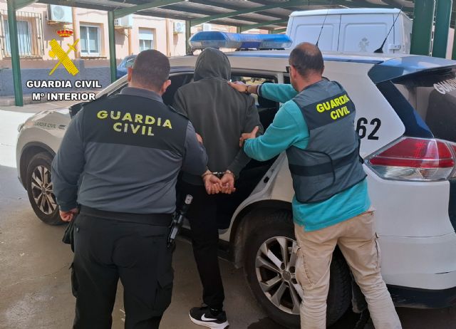 La Guardia Civil desarticula en Águilas un grupo juvenil dedicado al robo en viviendas - 1, Foto 1