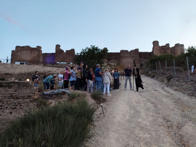 Medio millar de personas han disfrutado de las visitas teatralizadas nocturnas en el Palacio Ibn Mardanís por el Día Internacional de los Museos - 4, Foto 4