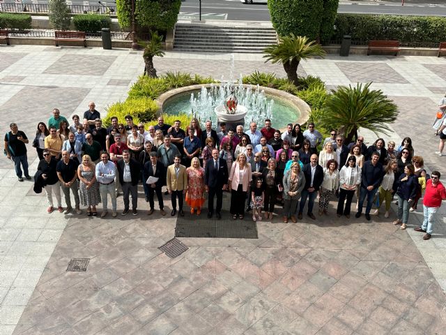 Un total de 11 nuevas categorías consolidan puestos de funcionario y personal laboral fijo en el Ayuntamiento de Murcia - 1, Foto 1