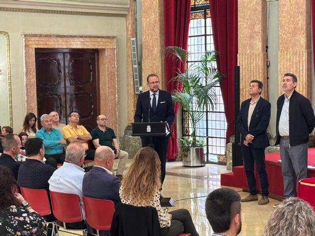 Un total de 11 nuevas categorías consolidan puestos de funcionario y personal laboral fijo en el Ayuntamiento de Murcia - 2, Foto 2