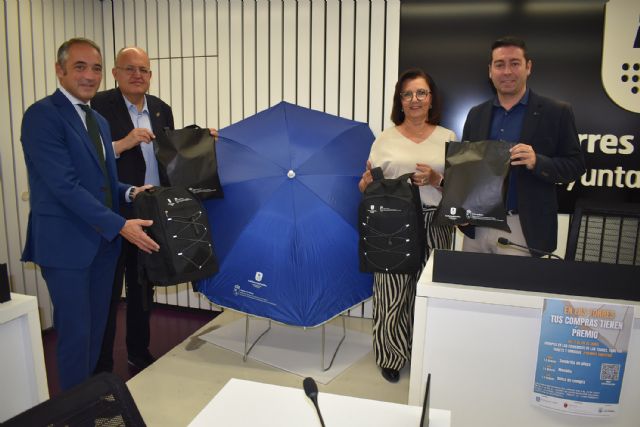 Una campaña de la Concejalía de Comercio regalará en verano bolsas de compra, mochilas y sombrillas de playa - 3, Foto 3