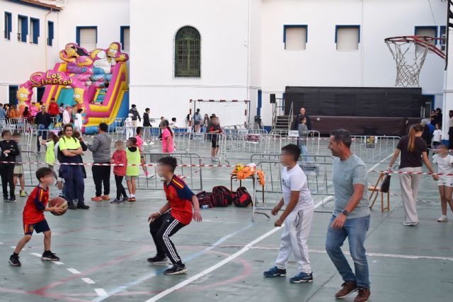La II Active Night del Divino Maestro vuelve a llenar de deporte y solidaridad el colegio - 2, Foto 2