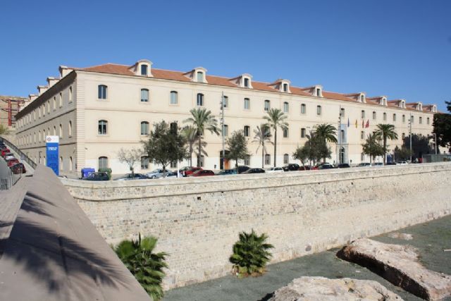 Varias aulas del Campus de la Muralla del Mar albergaran el domingo los examenes de auxiliares administrativos - 1, Foto 1