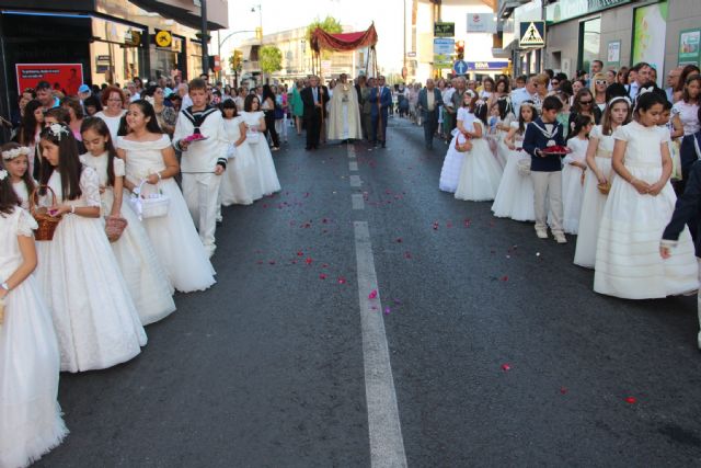 Los niños de comunión procesionan con motivo del Corpus Christi en San Pedro y Lo Pagán - 1, Foto 1