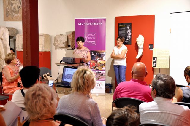 Una Cornucopia de mas de medio metro, pieza del trimestre en el Museo Arqueologico Municipal - 1, Foto 1