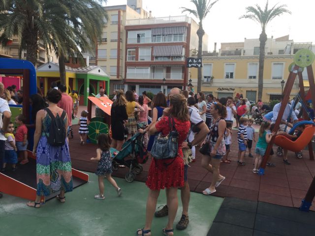 La plaza de Robles Vives se convierte en el primer parque inclusivo de la localidad - 1, Foto 1