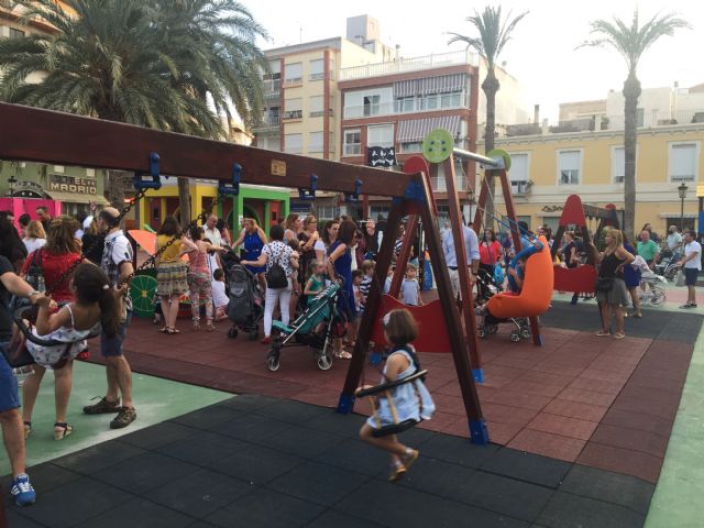 La plaza de Robles Vives se convierte en el primer parque inclusivo de la localidad - 2, Foto 2