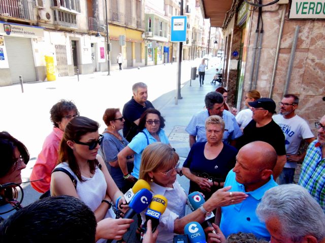 Vecinos y comerciantes del barrio de San Cristóbal exigen la terminación inmediata de las obras en calle Turbinto - 1, Foto 1