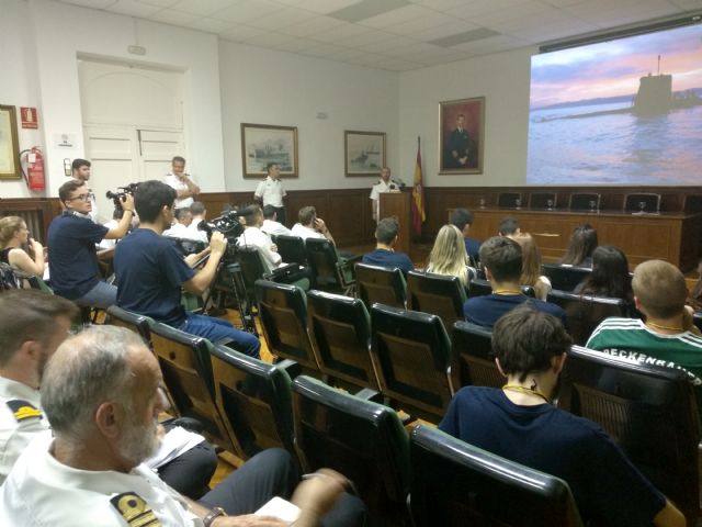 Estudiantes de Comunicación de la UCAM colaboran con el Arsenal de Cartagena en un simulacro de salvamento de un submarino - 4, Foto 4