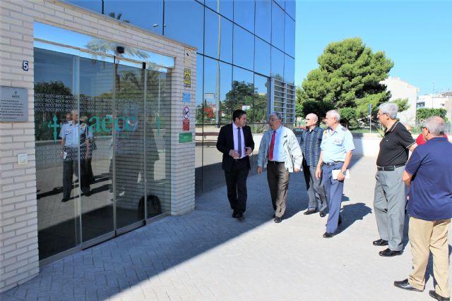 El alcalde de Alcantarilla, Joaquín Buendía, visita la sede regional en Murcia de la Asociación Española Contra el Cáncer - 3, Foto 3