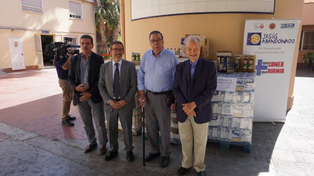 La primera fase del Plan de Ayuda Alimentaria reparte un millón de kilos de alimentos entre las personas más desfavorecidas de la Región - 1, Foto 1