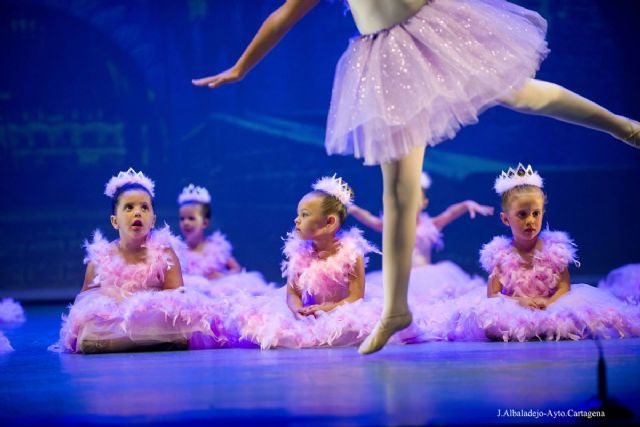 La Escuela Municipal de Danza cierra el curso con su tradicional gala de clausura - 1, Foto 1