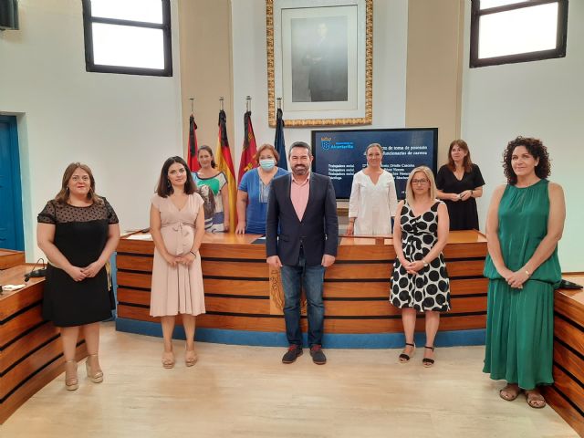 Cuatro empleadas municipales toman posesión de sus puestos como funcionarias de carrera - 3, Foto 3