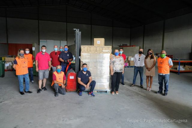 La empresa local Madness dona 1.000 litros de aceite al operativo de emergencia social - 1, Foto 1