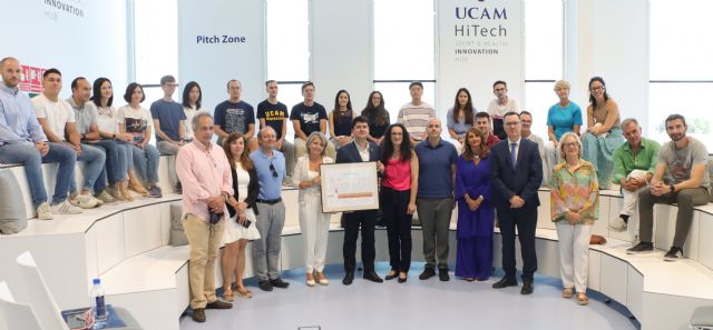 El presidente de la Unión Internacional de Química Pura y Aplicada, padrino de UCAM-SENS - 2, Foto 2