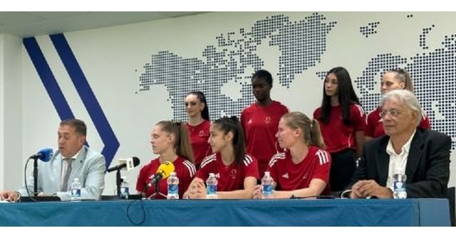 Adriana Cerezo: Soy la primera que cree que va a conseguir el oro - 1, Foto 1